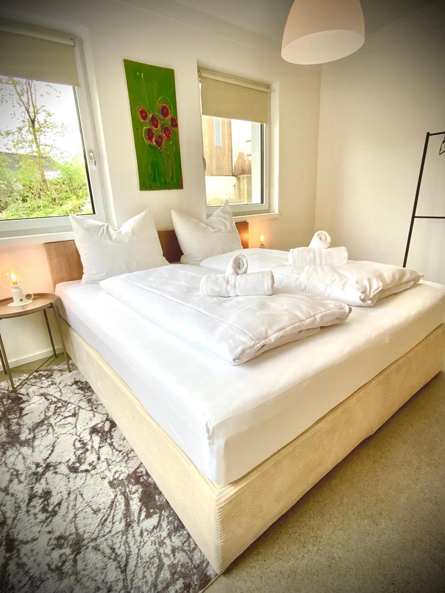 Waterfront - Urbane Eleganz Am Bachufer Apartment Villach Ruang foto