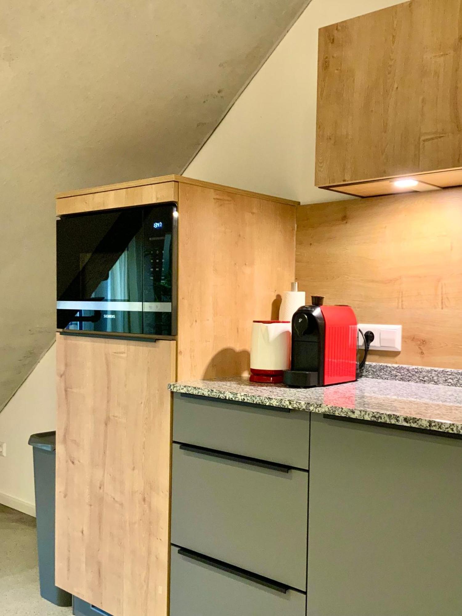 Waterfront - Urbane Eleganz Am Bachufer Apartment Villach Bagian luar foto