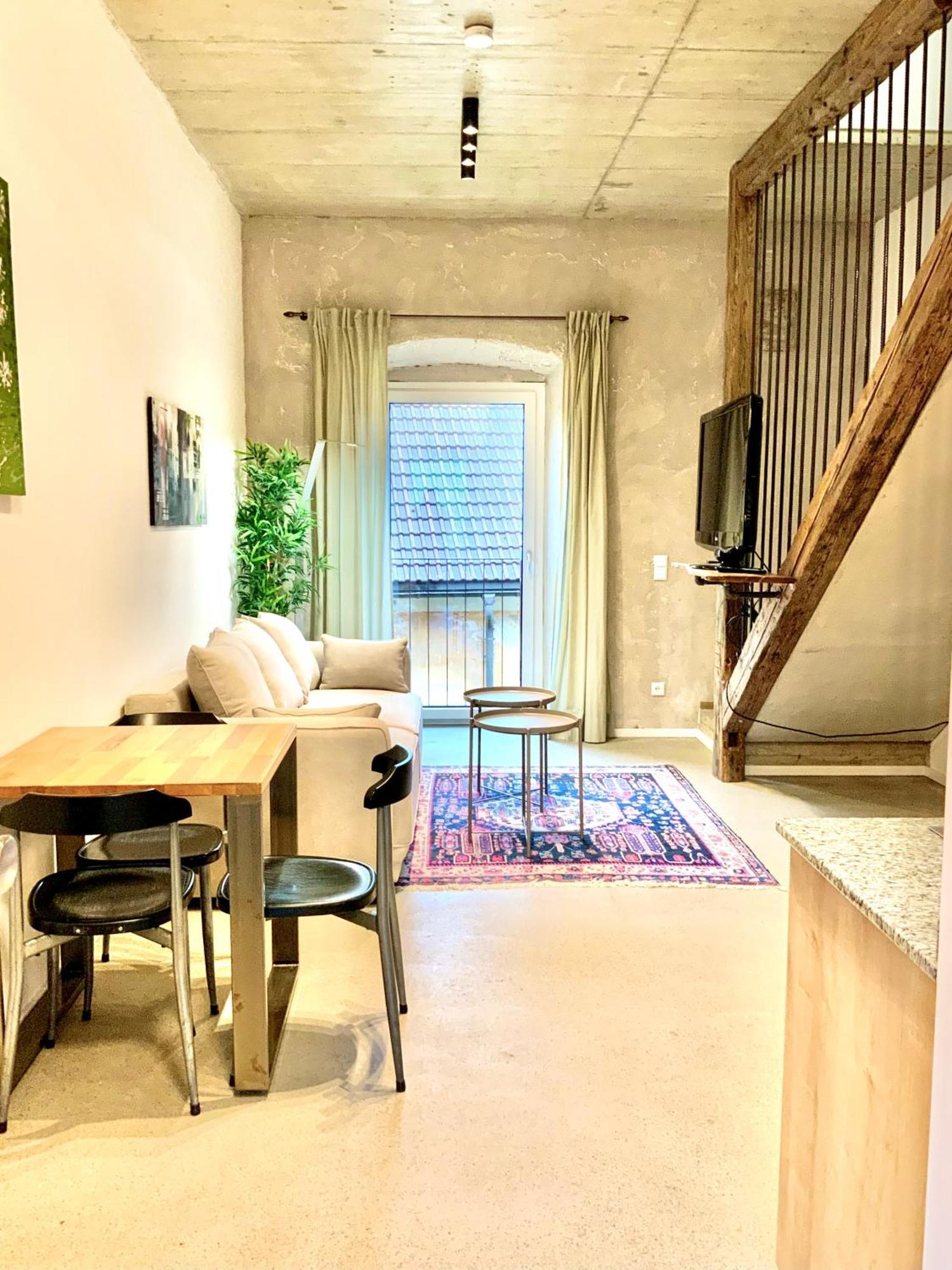 Waterfront - Urbane Eleganz Am Bachufer Apartment Villach Bagian luar foto